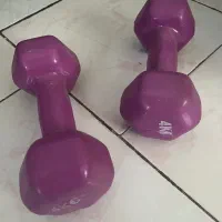 یک جفت دمبل وزن چهار کیلوگرم
