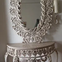 آینه و کنسول تمیز