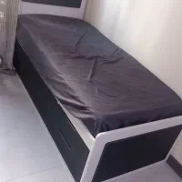 تخت نوجوان