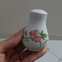 نمکدان گل سرخی قدیمی