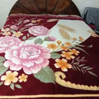 تخت دونفره کار کرده