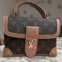 کیف صندوقی برند LV