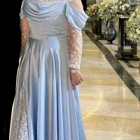 پیراهن مجلسی فنردوزی شده و کاپ و بنددار