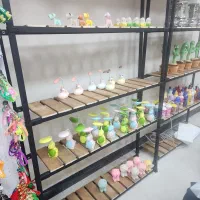 قفسه چوبی ویترین مغازه