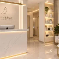 تراکت پخش کن خانم