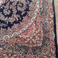 یکعدد فرش سرمه ی شش متری 700شونه در مهدیشهر