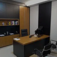 «ست چوب» طراحی و اجرای دکورمغازه اداری تحاری