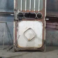 درب ورودی خانه باغ محکم