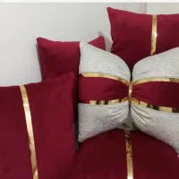 رو کوسنی زرشکی طلایی
