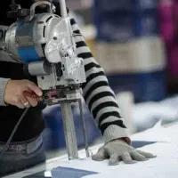 استخدام برشکار (قیچی کار مانتو) و اپراتور گلدوزی