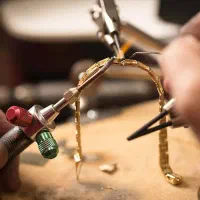 آموزشگاه طلا و جواهر آیاز.طلاسازی.جواهرسازی.زرگری