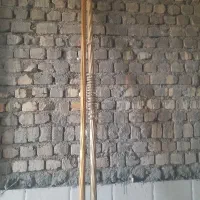 چوب پرده طلایی که آلمینیوم هستش به طول ۲.۸۰