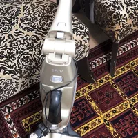 یک عدد جارو شارژی بوش و میز تلویزیون ترک