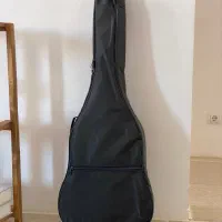 یه عدد کیف گیتار نو