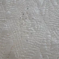 لحاف مخمل سفید مروارید دوزی شده