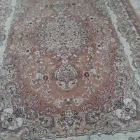دو عدد فرش ۶ متری ویک عدد فرش کناره به فروش میرسد