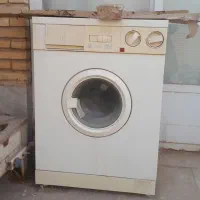 ماشین لباسشویی و یخچال