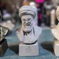 مجسمه رهبر شهید