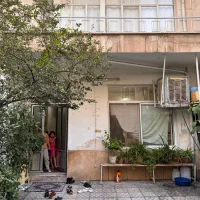 دو طبقه با جای پارک ماشین