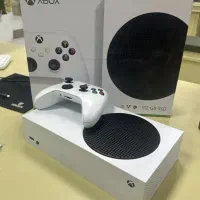 همراه مانیتور  و میز Xbox