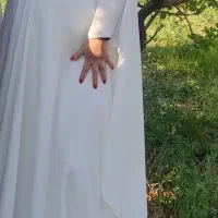 لباس عقد کاملا نو می باشد و به روز می باشد.