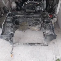 قسمت جلو شاسی دنا پلاس اتومات مشکی و206 سفید