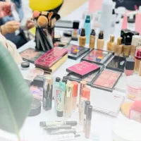 آموزشگاه آرایشگری کنگان