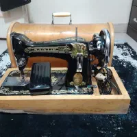 چرخ خیاطی قدیمی با پدال برقی