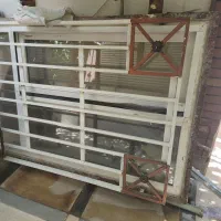 پنجره حفاظ دوجداره