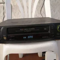 ویدیو فیلم بزرگ VHS و کنترل