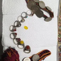 بازوبند وانگشتر