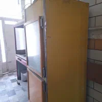 یخچال و دستگاه مرغ کنتاکی