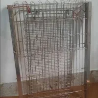 قفسه لباس جلوی مغاره کاملا سالم و بی عیب