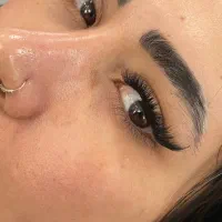 کاشت مژه موقت و لیفت و لمینیت مژه و ابرو