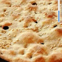 نیازمند کارگربازنشسته برای بسته‌بندی نان‌فروشی