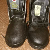 پنج جفت کفش مارک خوب  جفتی یک میلیون سایز 42/43