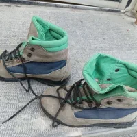 کفش کوهنوردی سایز۳۹ و ۳۸