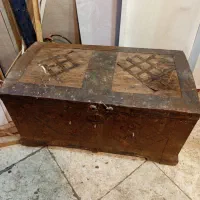 صندوق قدیمی بزرگ