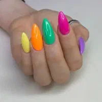 کلیه خدمات تخصصی ناخن فقط۳۰۰