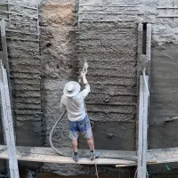 تخریب و اجرا اصوالی سازه نگهبان و مش بندی شاتکریت