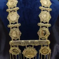 لباس برای کسی