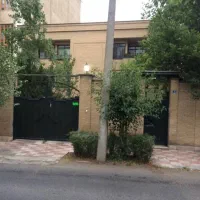 کلنگی۲طبقه و یک سوئیت/ قابل سکونت/منطقه۲۲