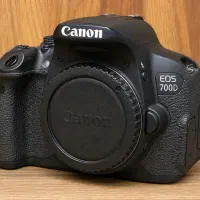 دوربین 700D زیر قیمت (فوری)