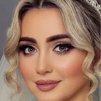 سالن میکاپ و شینیون عروس و همراه باقیمت منصفانه