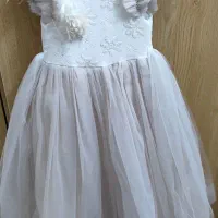 یه دست لباس دخترانه