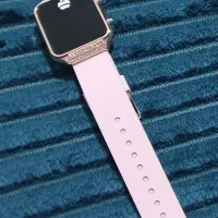 یک ساعت دیجیتالی LED زنانه طرح اپل واچ