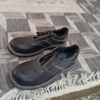 کفش کارنو 600هزارتومان سایز 42