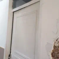 دراتاق با چهارچوب اهنی