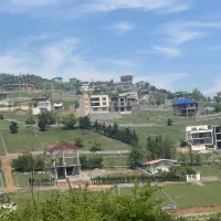 بهشت ایران، قطعات 300 متر به بالا