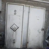 درب فلزی